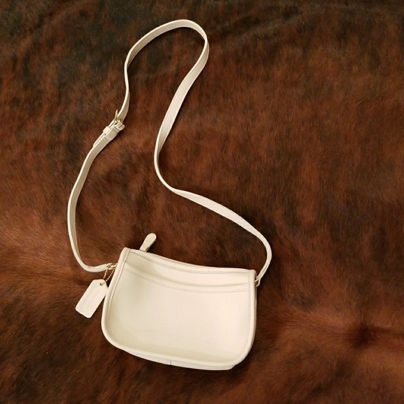 Handbags - Picture 3 of 5